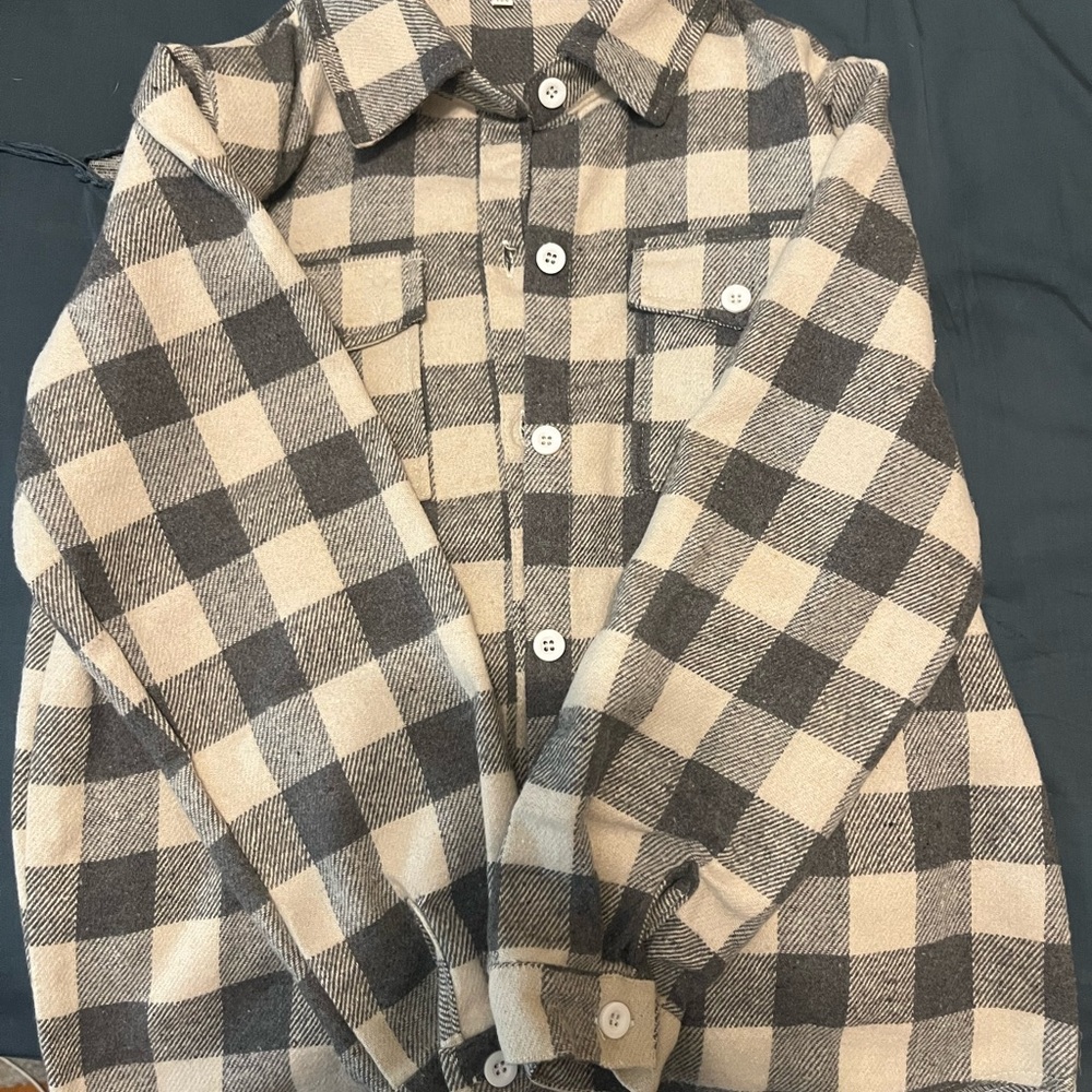 Plaid Button-Up Shirt in Grey and Cream